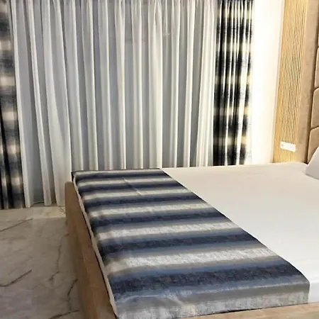 Апартамент Azur Panorama - Town House 6 Св. Св. Константин и Елена
